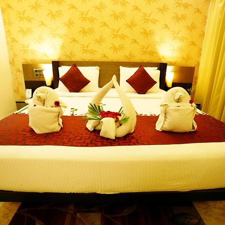 מייזור Jal Mahal Resort And Spa מראה חיצוני תמונה
