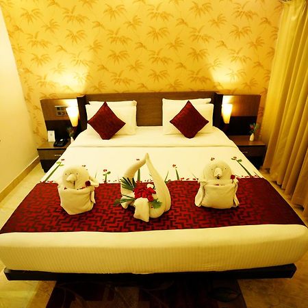 מייזור Jal Mahal Resort And Spa מראה חיצוני תמונה