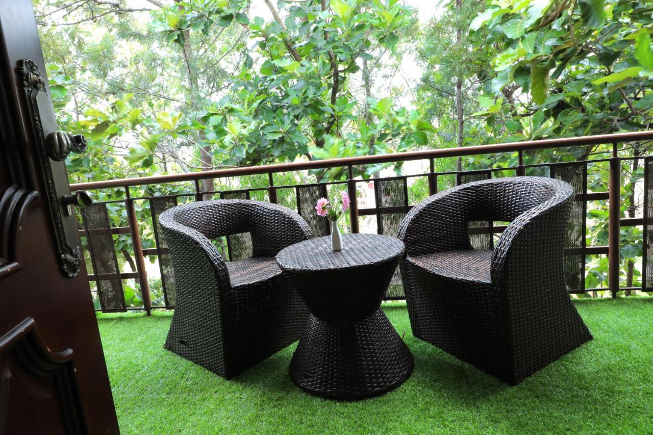מייזור Jal Mahal Resort And Spa מראה חיצוני תמונה
