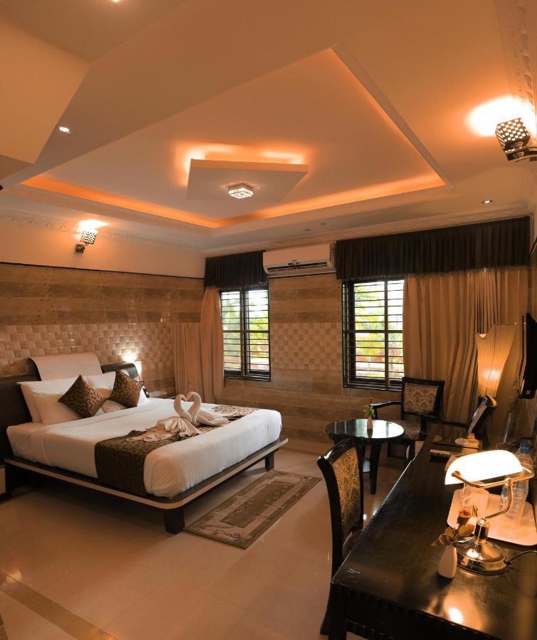 מייזור Jal Mahal Resort And Spa מראה חיצוני תמונה