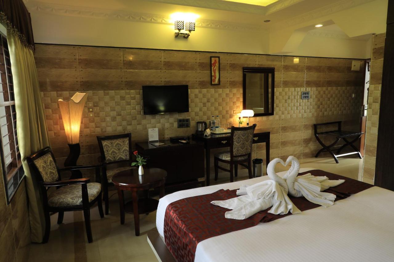 מייזור Jal Mahal Resort And Spa מראה חיצוני תמונה