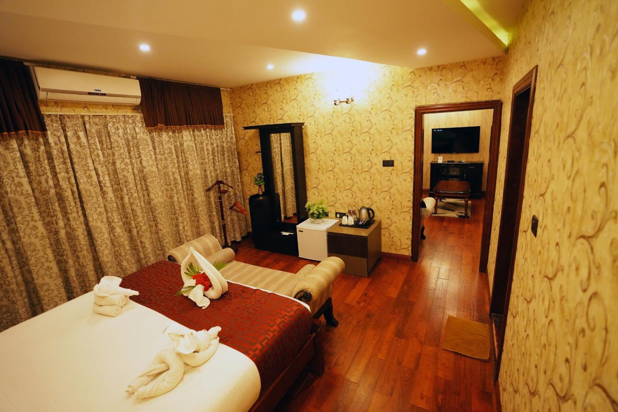 מייזור Jal Mahal Resort And Spa מראה חיצוני תמונה