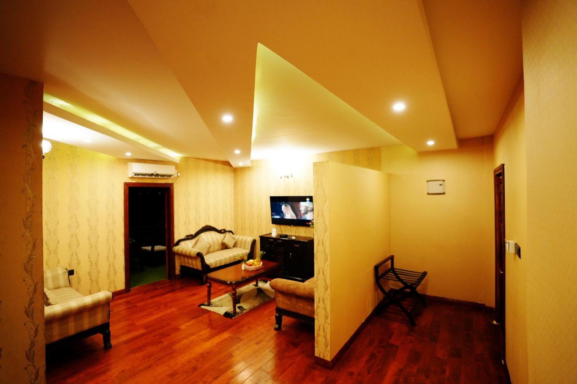 מייזור Jal Mahal Resort And Spa מראה חיצוני תמונה