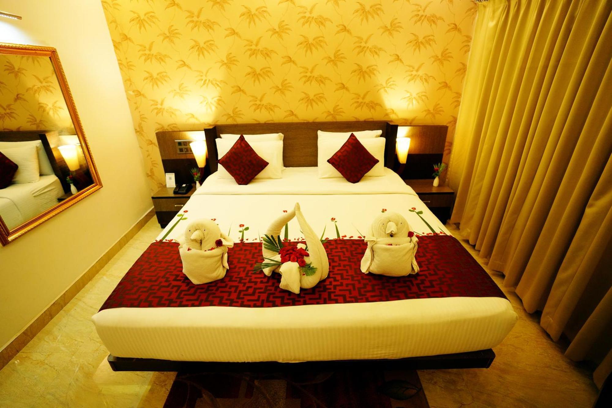 מייזור Jal Mahal Resort And Spa מראה חיצוני תמונה