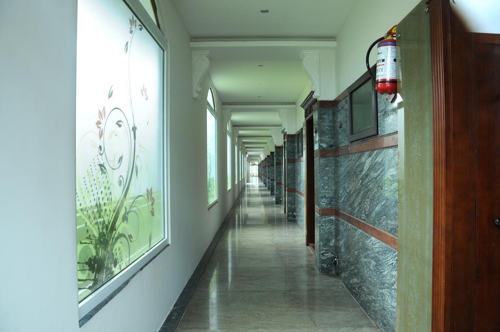 מייזור Jal Mahal Resort And Spa מראה חיצוני תמונה