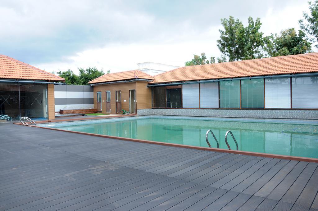 מייזור Jal Mahal Resort And Spa מראה חיצוני תמונה