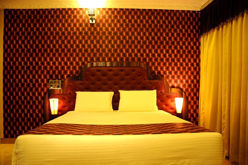 מייזור Jal Mahal Resort And Spa חדר תמונה