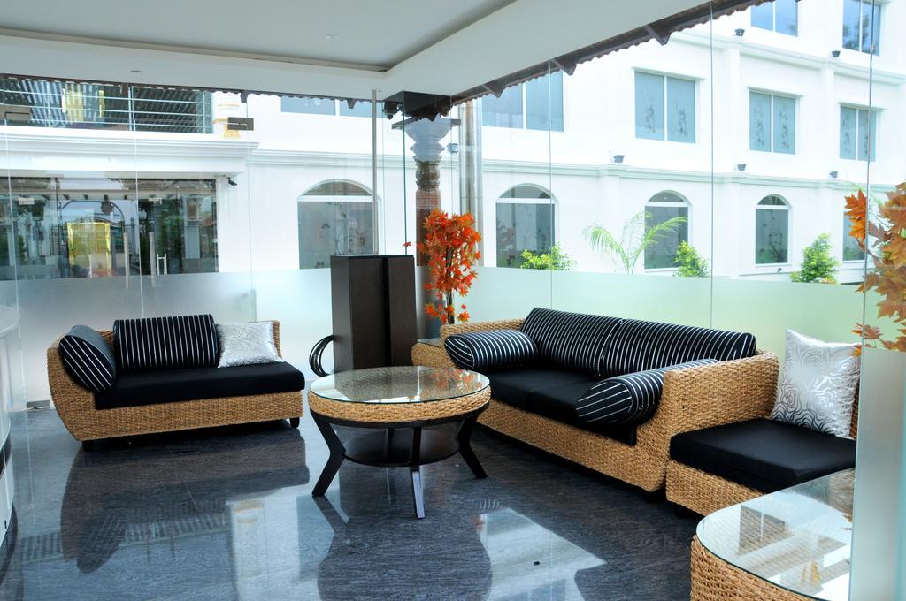 מייזור Jal Mahal Resort And Spa מראה חיצוני תמונה
