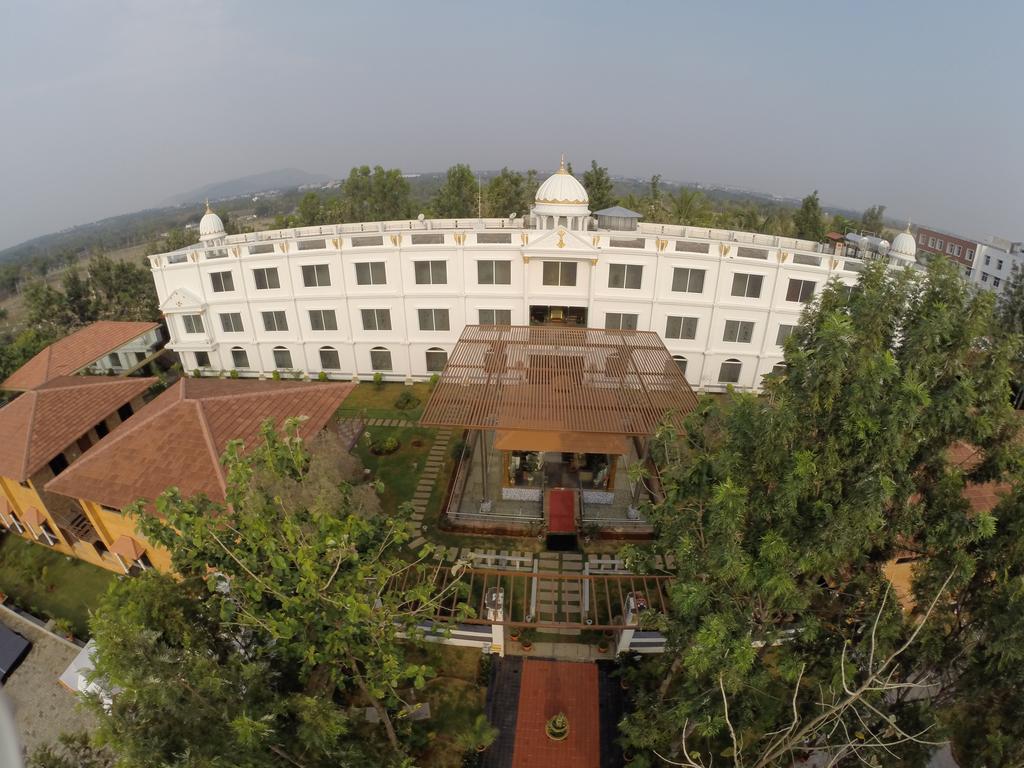 מייזור Jal Mahal Resort And Spa מראה חיצוני תמונה