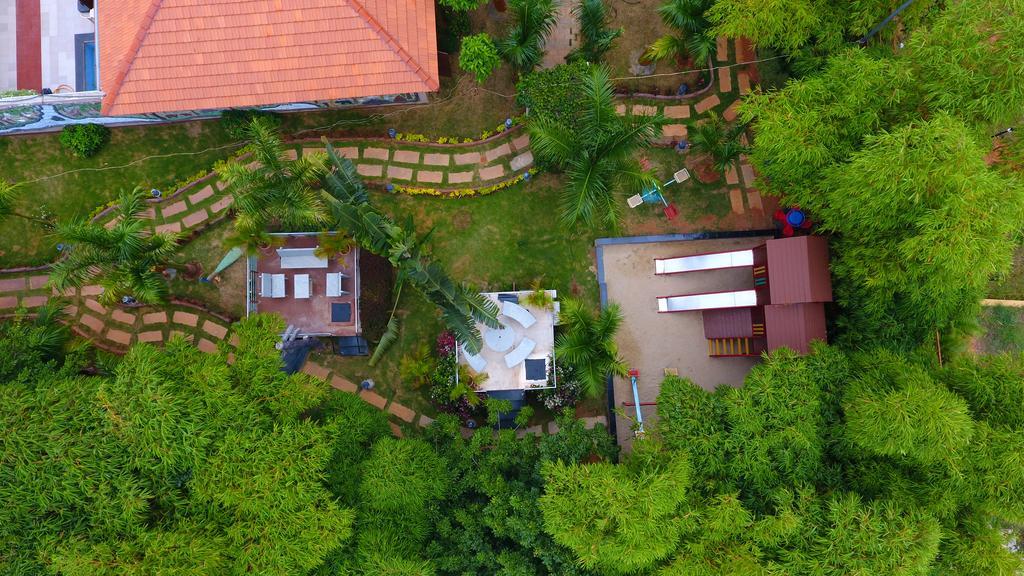 מייזור Jal Mahal Resort And Spa מראה חיצוני תמונה
