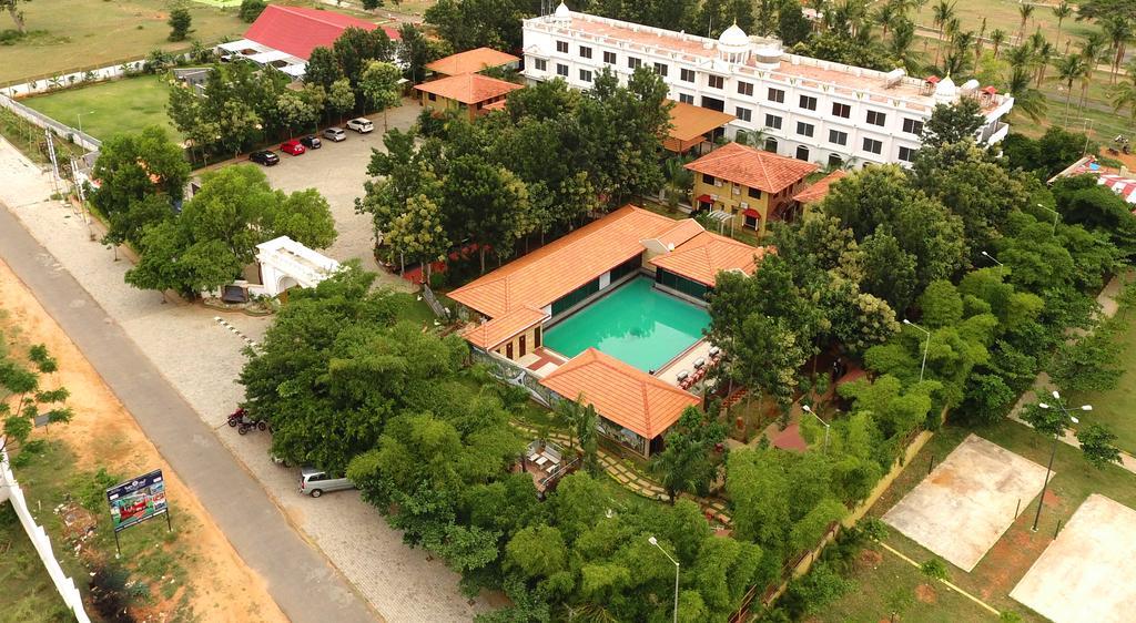 מייזור Jal Mahal Resort And Spa מראה חיצוני תמונה