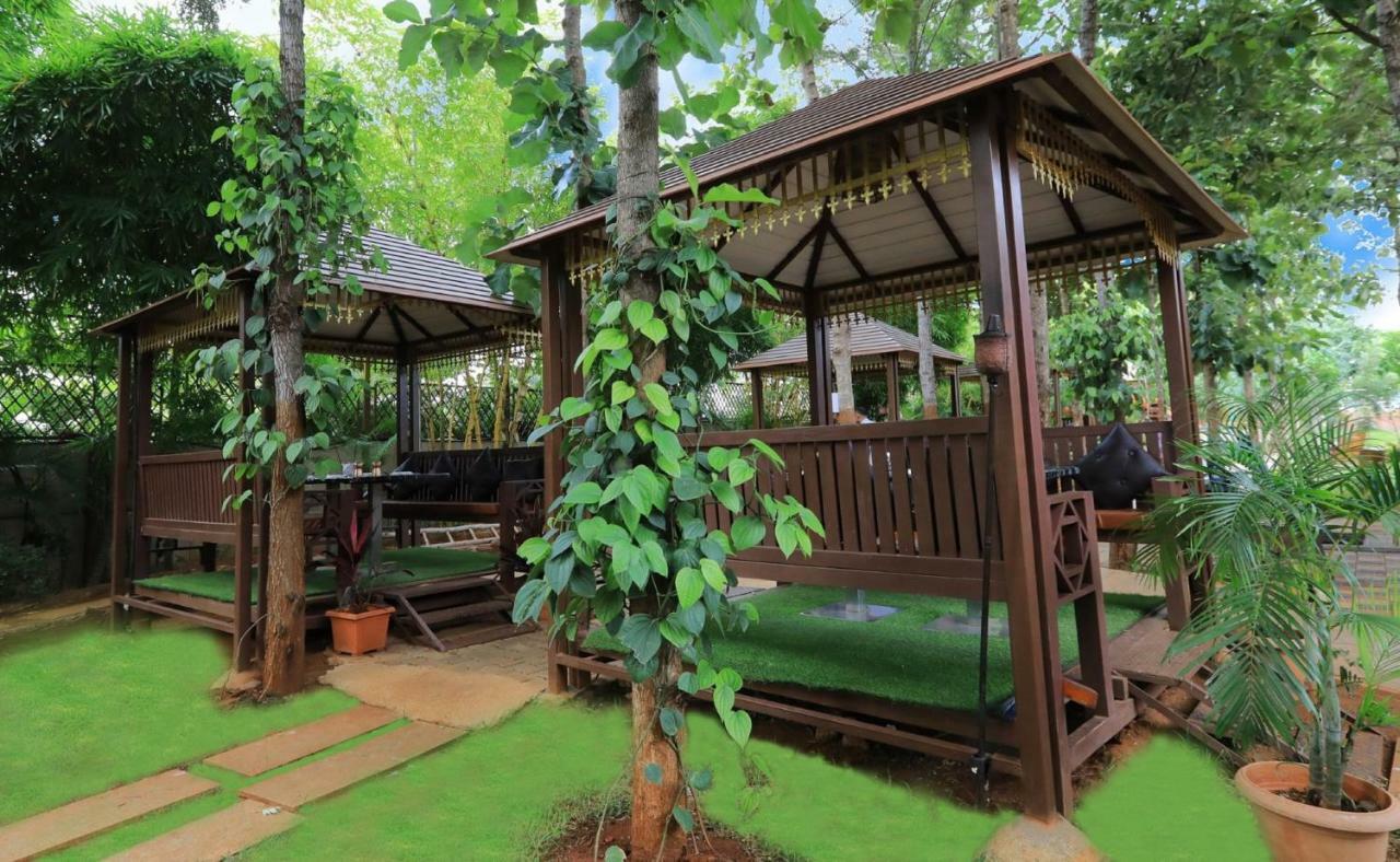 מייזור Jal Mahal Resort And Spa מראה חיצוני תמונה