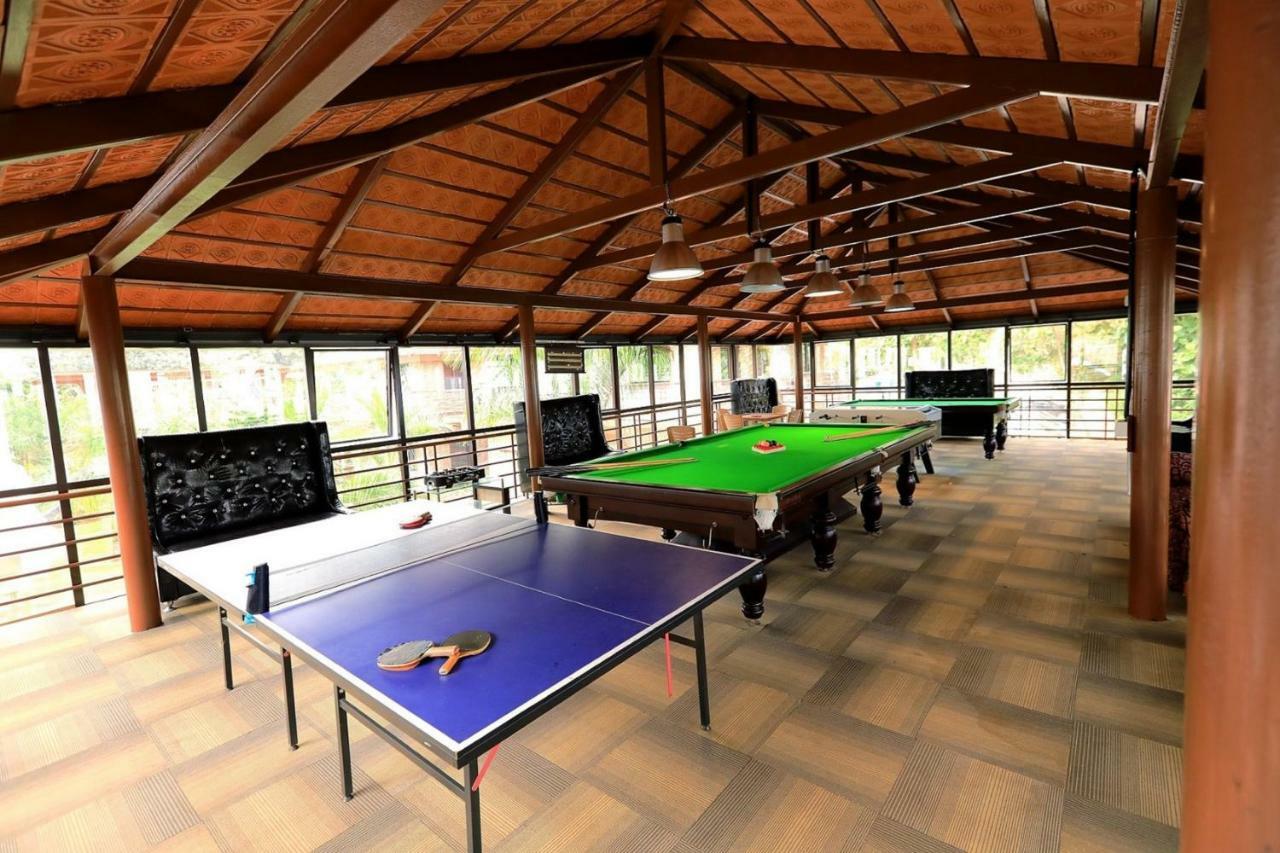 מייזור Jal Mahal Resort And Spa מראה חיצוני תמונה