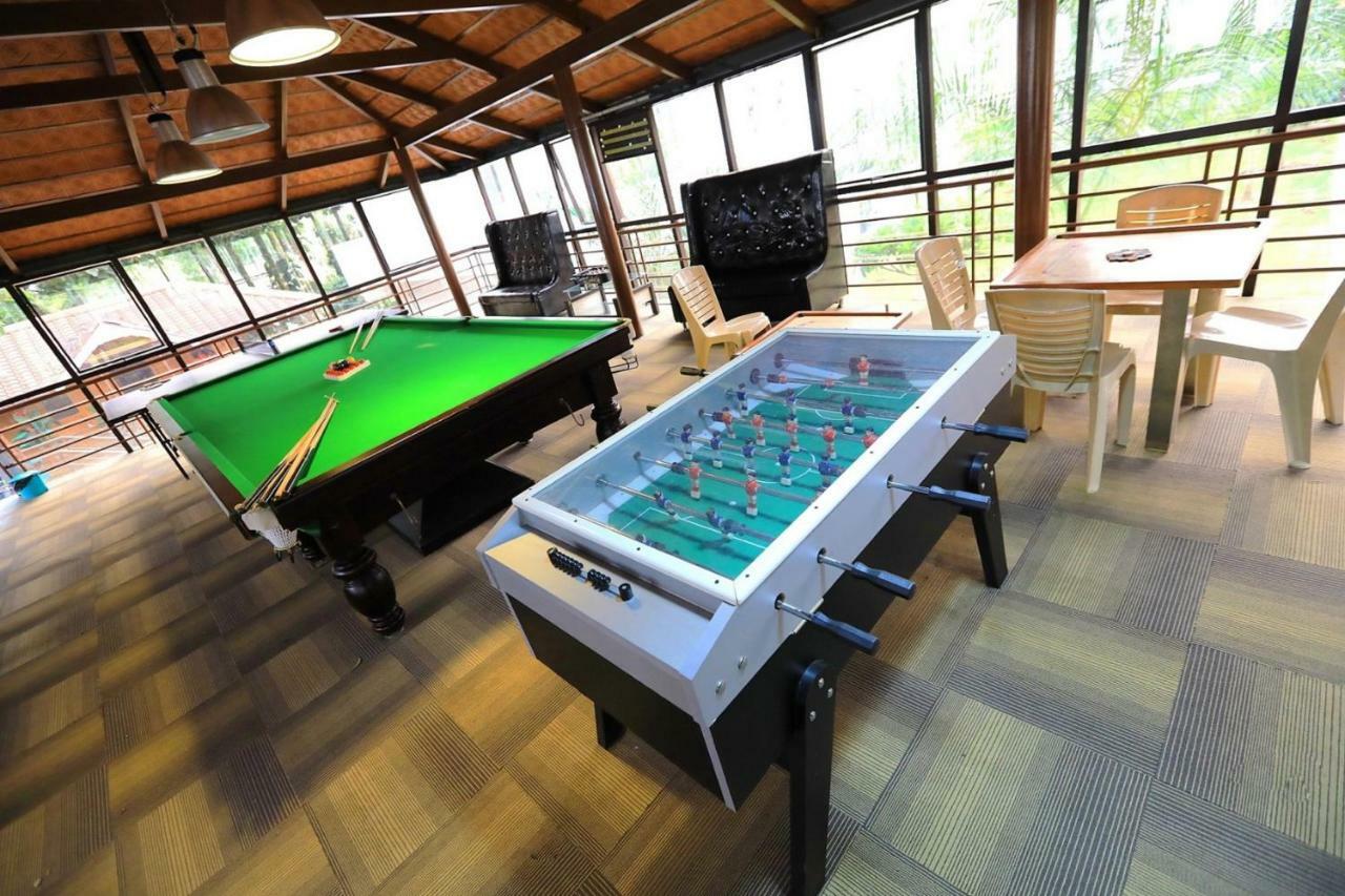 מייזור Jal Mahal Resort And Spa מראה חיצוני תמונה
