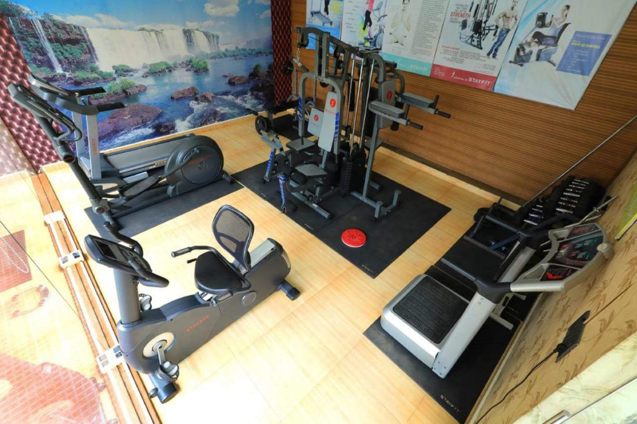 מייזור Jal Mahal Resort And Spa מראה חיצוני תמונה