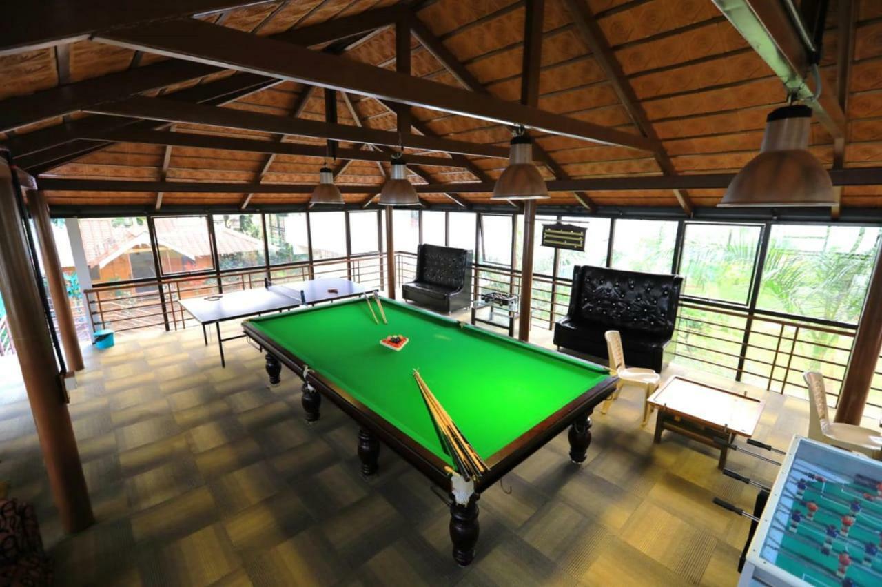 מייזור Jal Mahal Resort And Spa מראה חיצוני תמונה