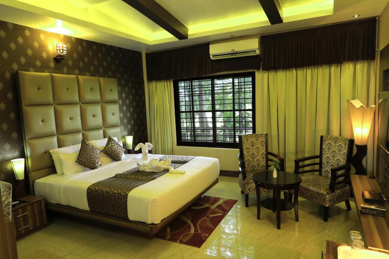 מייזור Jal Mahal Resort And Spa מראה חיצוני תמונה